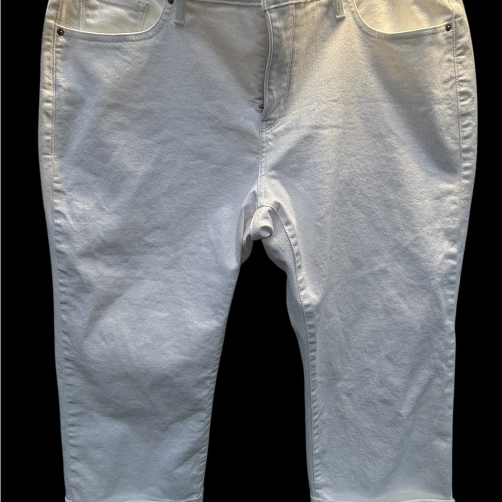 Levi's Women's skinny capri White Jeans